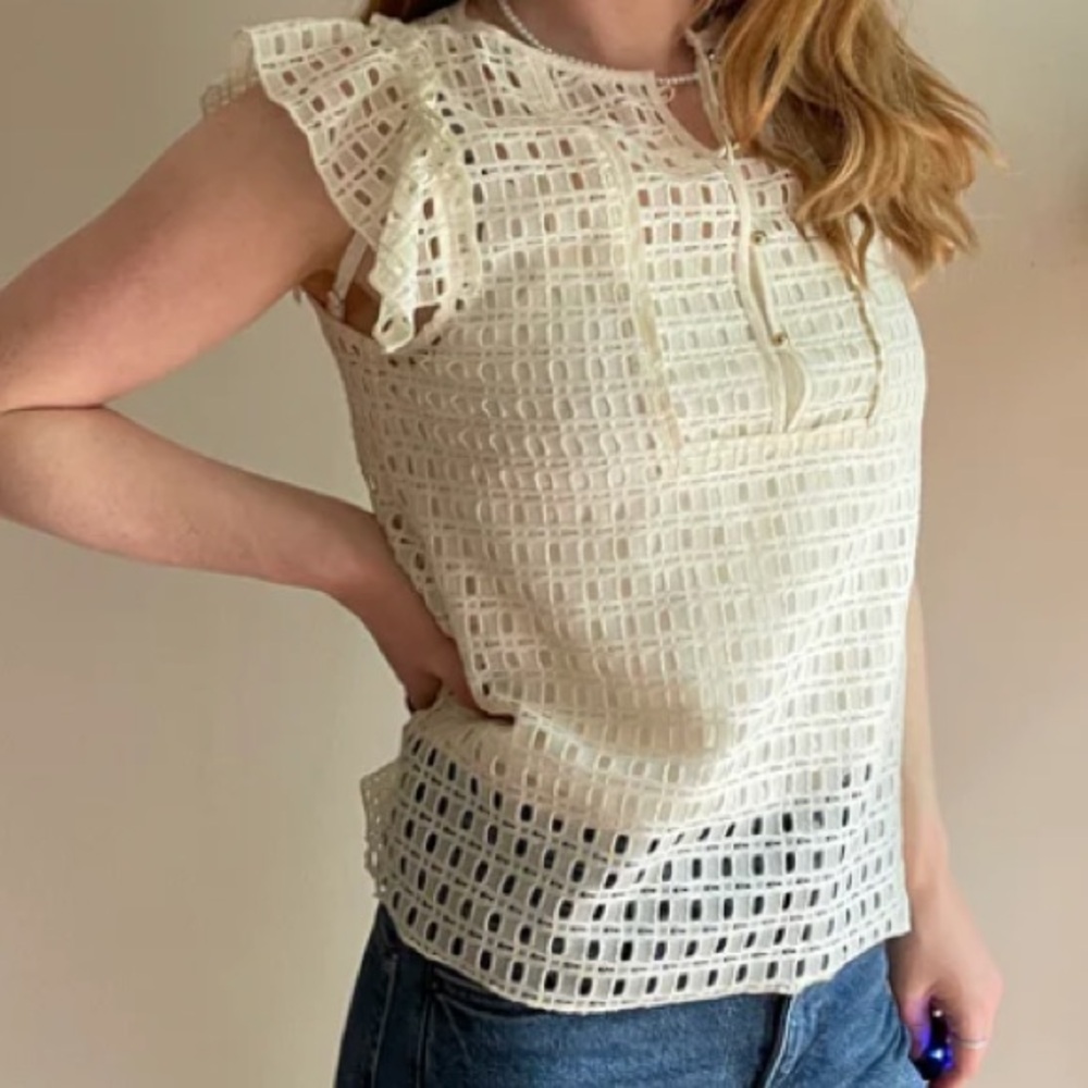 NEW BANANA REPUBLIC Elegant Cream Lace Women's Top BLOUSE EYELET CROCHET SZ MED - Picture 6 of 17
